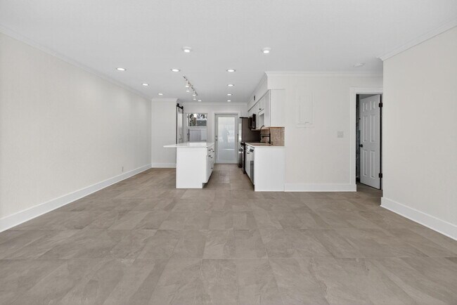 Building Photo - 624 Southwind Cir