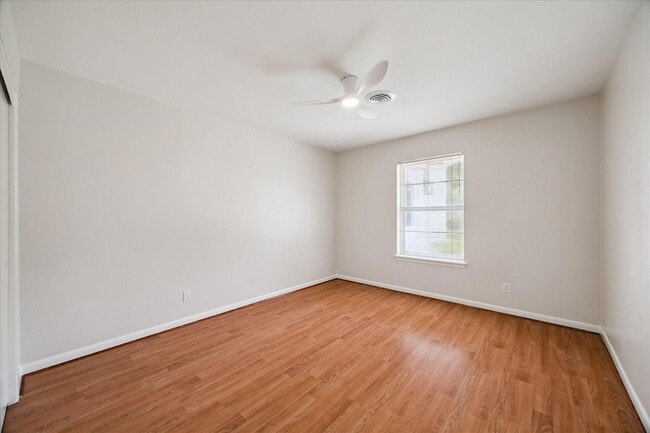 Building Photo - 9777 Larston St