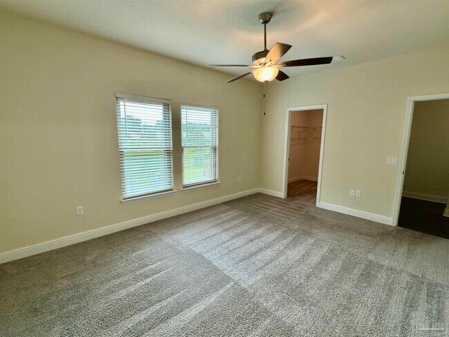 Building Photo - 5065 Peach Dr