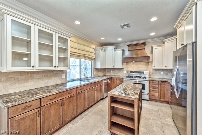 Building Photo - 2175 Fountain Springs Dr