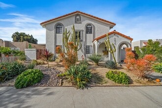 Building Photo - North Park 3 bd / 2.5 ba 2-story Townhome w/Private Patio Yard, Parking,  + More! Available Now
