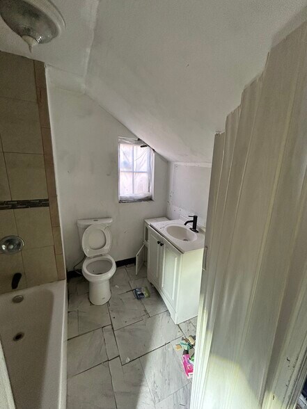 Building Photo - 4330 Blair Ave