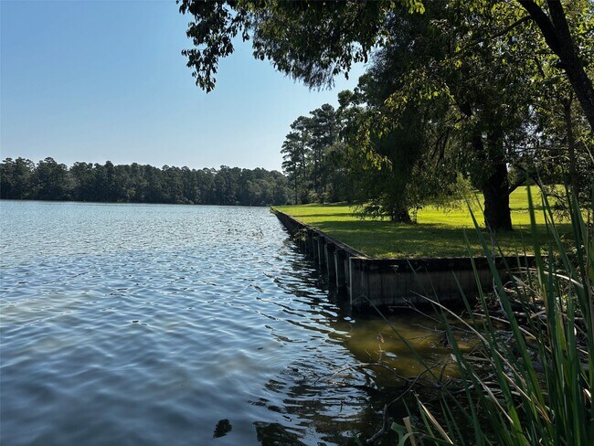 Building Photo - 377 Burke St