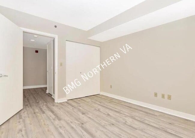 Building Photo - 1150 K St NW