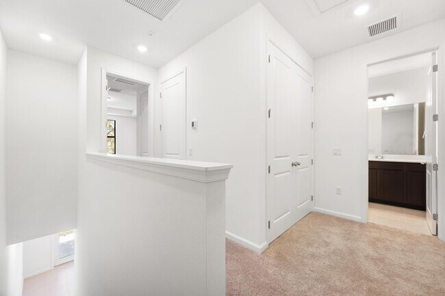 Building Photo - 4315 Efendi Dr