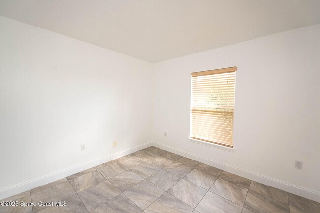 Building Photo - 5081 Spinet Dr