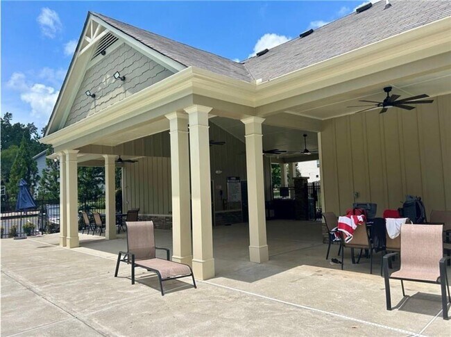 Building Photo - 220 Stone Park Dr