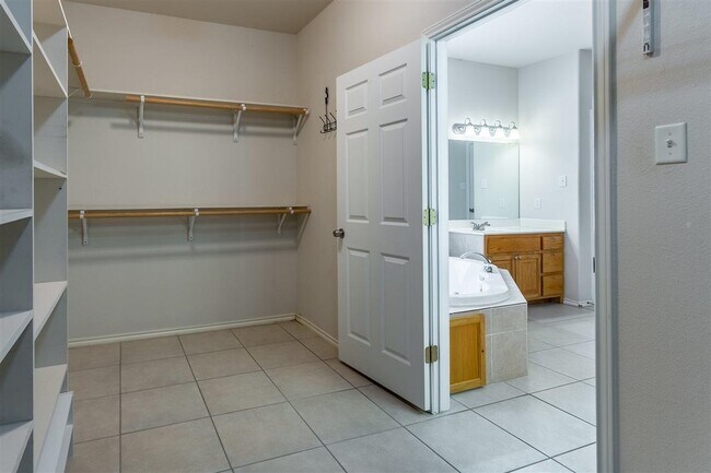 Building Photo - 309 Boulder Ridge Dr