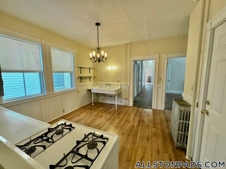 Building Photo - 78 Aldie St