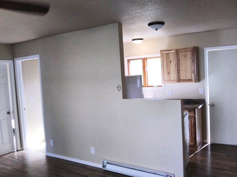 Building Photo - 2013 North Ave W