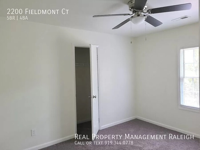 Building Photo - Room in House on Fieldmont Ct