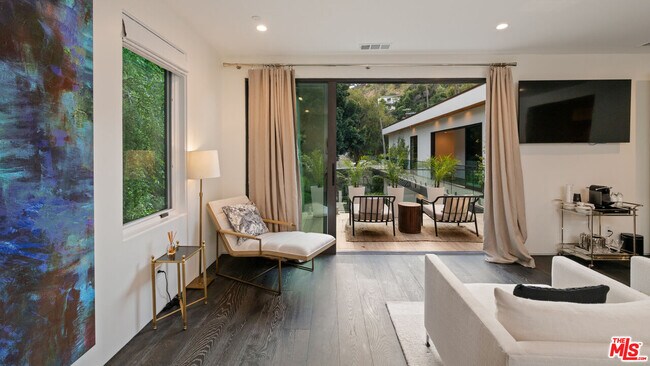 Building Photo - 1884 Laurel Canyon Rd