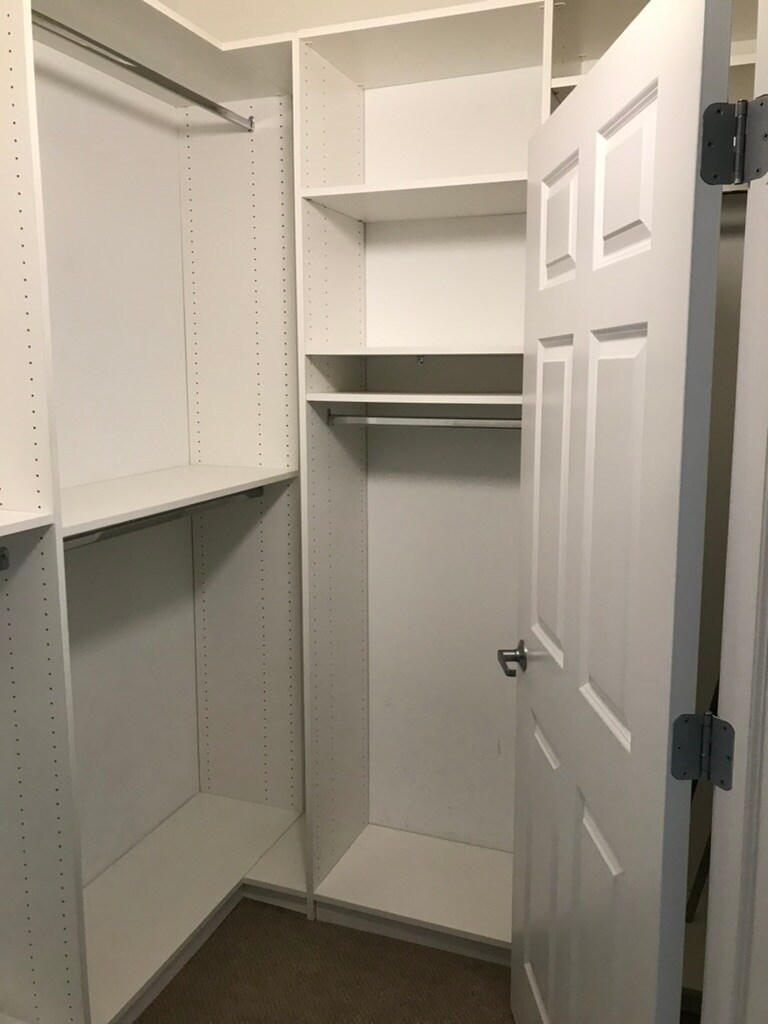 Master walk-in closet - 405 S Creekside Dr