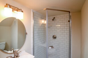 Building Photo - 2713 South Veitch Street