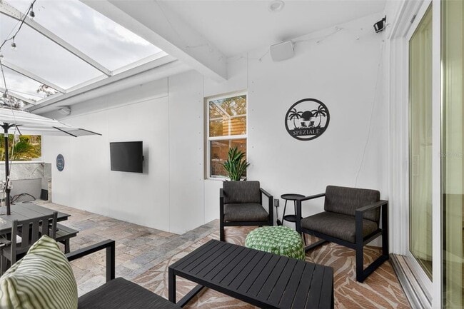 Building Photo - 6163 2nd Ave S