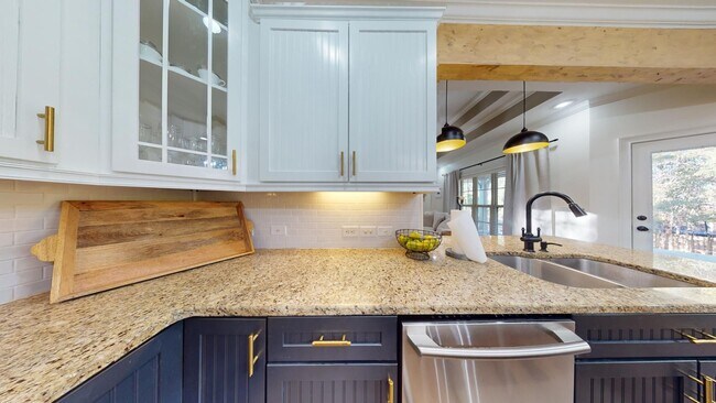 Building Photo - Asheton Lakes