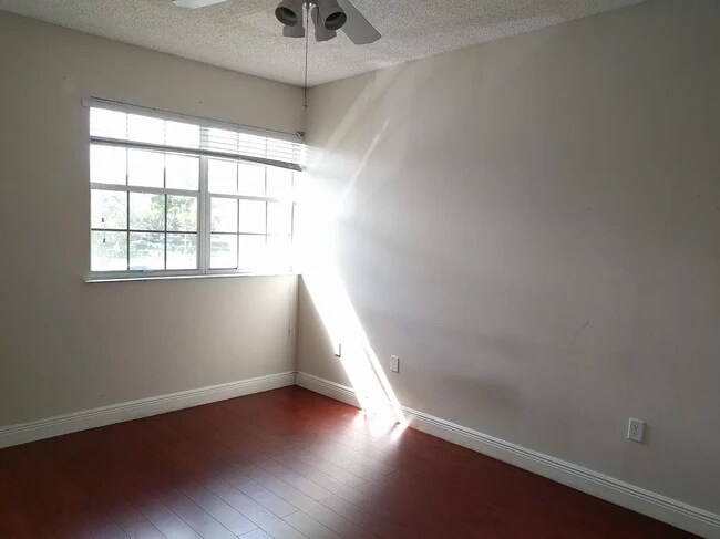 master bedroom - 1881 NW 96th Ter
