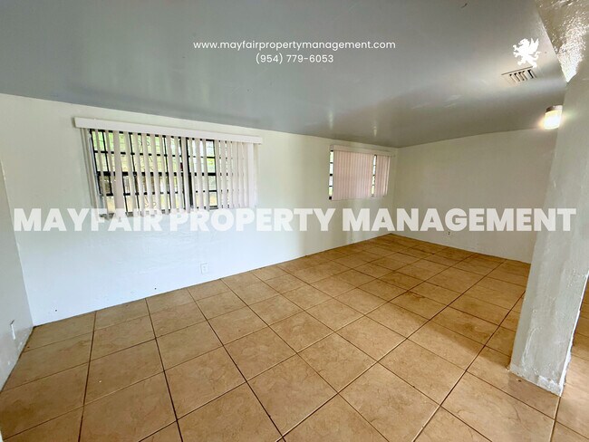 Building Photo - 20520 NW 24th Ct