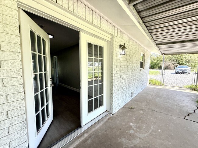 Building Photo - 39 Melody Ln