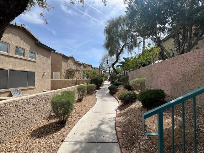 Building Photo - 5253 S Westwind Rd