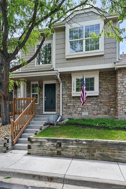Building Photo - 1203 S Zeno Way