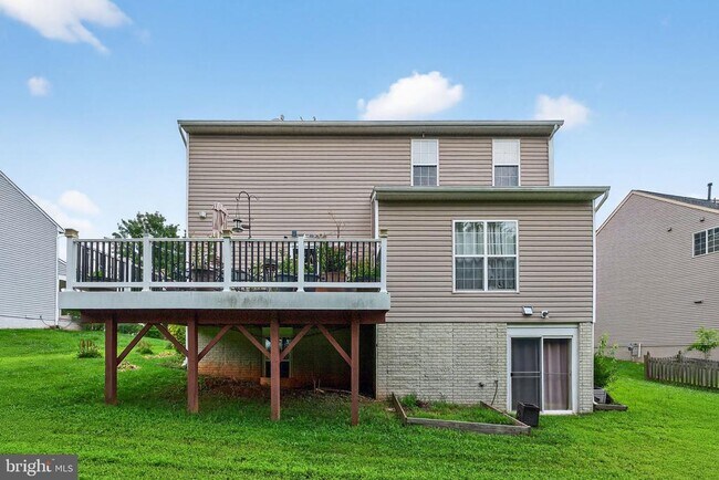 Building Photo - 751 Holly Leaf Rd