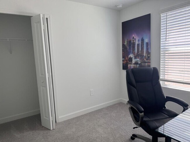 Building Photo - 7111 E Pine Pkwy