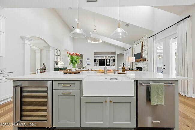Building Photo - 24601 Deer Trace Dr