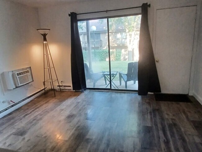 Building Photo - 60 Aspen Colony
