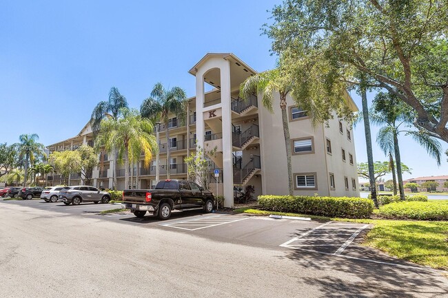 Building Photo - 550 SW 138th Ave