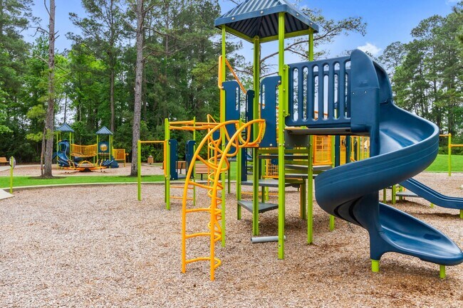 Building Photo - 9810 Laurel Lake Dr