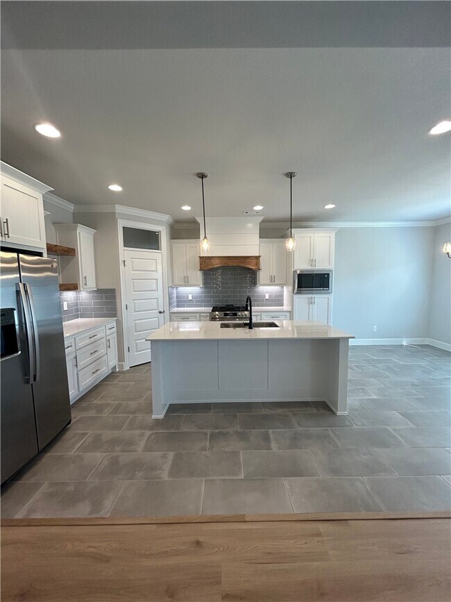 Building Photo - 2304 Salmon St