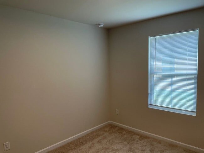 Building Photo - 8103 Sterling Oaks Dr