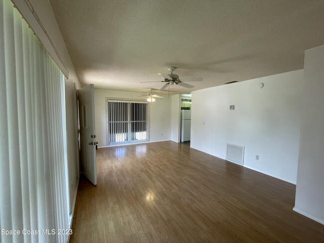 Building Photo - 670 John Hancock Ln