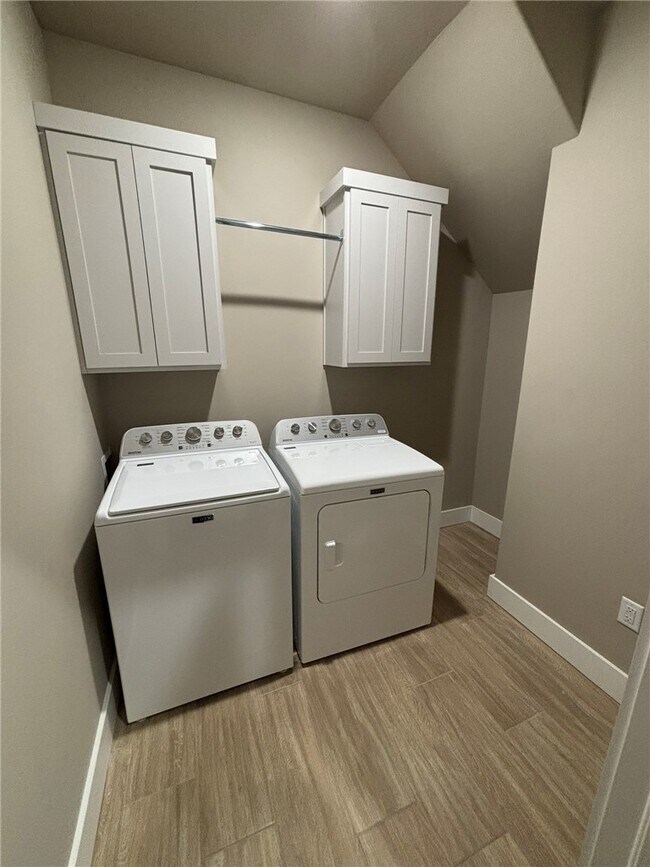 Building Photo - 470 Azurite Rd