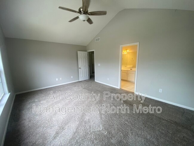 Building Photo - 9155 Friarbridge Dr