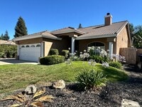 Building Photo - SE Visalia home coming soon!!