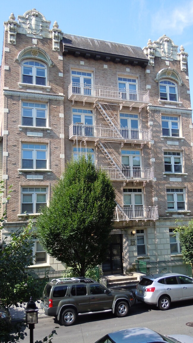 Building Photo - Mercer Arms Apartments