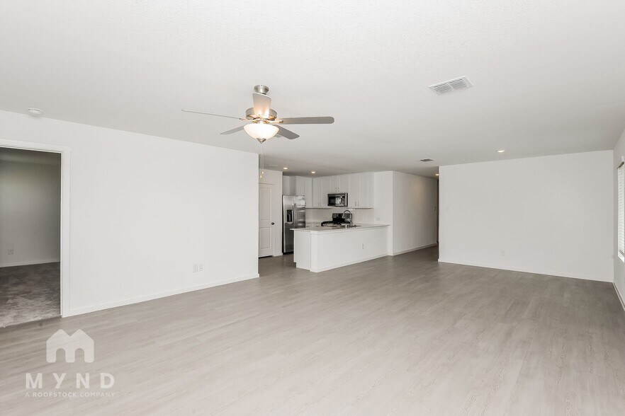 Building Photo - 2709 Mistwood Dr