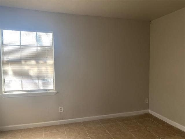 Building Photo - 2425 Limestone Dr