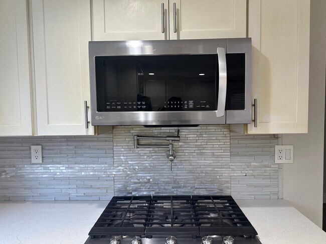 Building Photo - 14824 Gable Ridge Rd