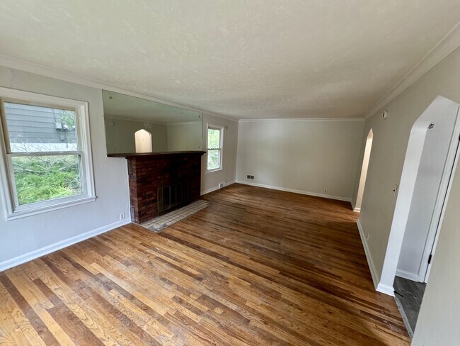Building Photo - 4725 N 60th St