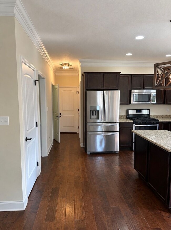 Building Photo - Maryville 37803 - 3 bedroom 2.5 bath home - Call Debra Johnson (865) 591-8281