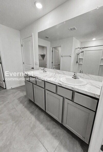 Building Photo - 5106 Plumeria Dr