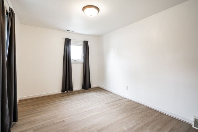 Building Photo - Beautiful 2 Bedroom Single Family on Paddo...