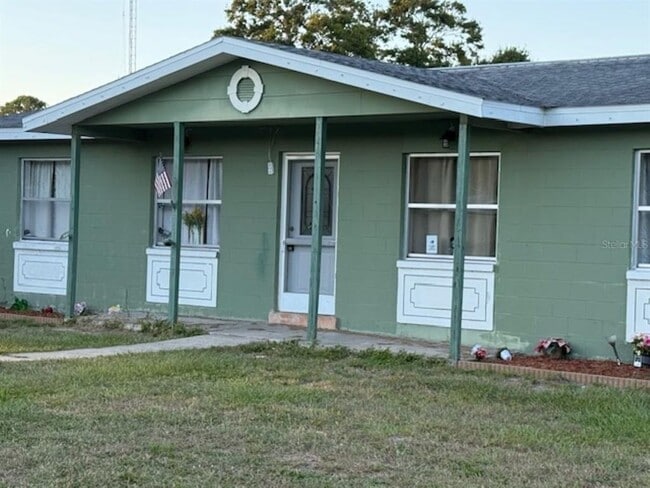 Building Photo - 4409 W Varn Ave