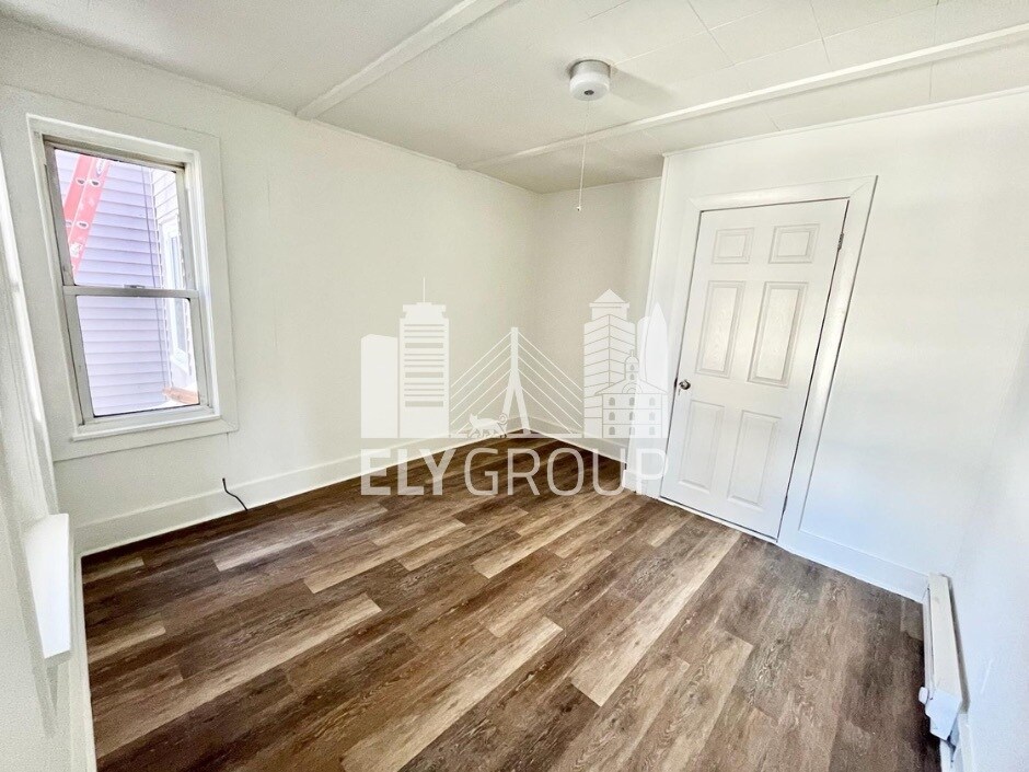 Building Photo - 9 Manchester St