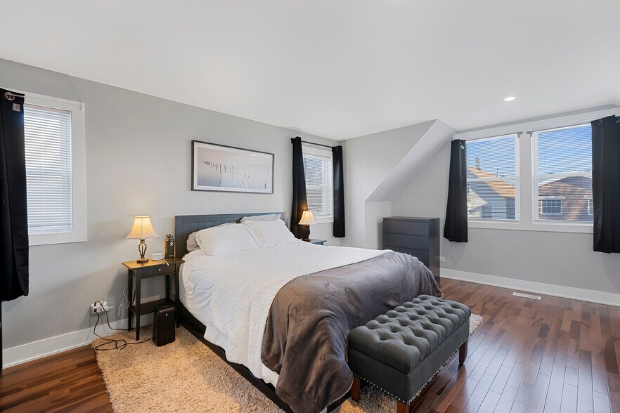 Building Photo - 3026 N Allen Ave