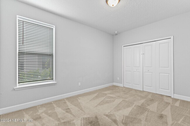 Building Photo - 213 Foxcross Ave