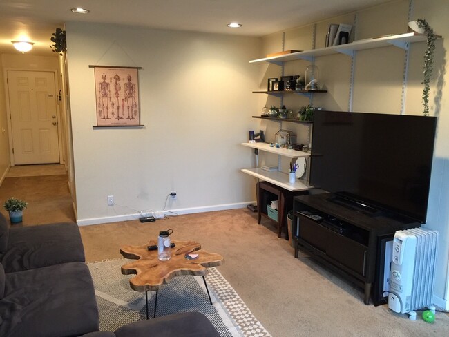 Interior Photo - Marine Vista